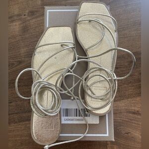 Gold Dolce vita Ivette sandal